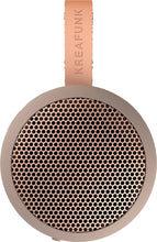 Indlæs billede til gallerivisning aGO, Ivory Sand w. rose gold grill, BT speaker Grøn 8,0 x 8,0 x 3,6